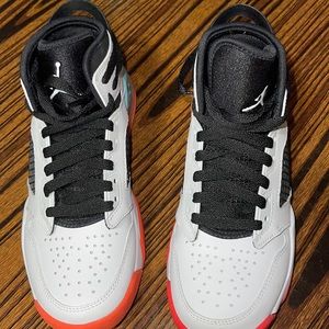 Air Jordan boys size 5.5 , fit woman size 6 or 6.5